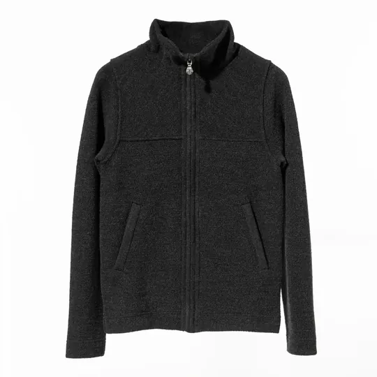 Freisteller der RYMHART-Walkjacke in Graphit, flach liegend mit zerknittertem Kragen